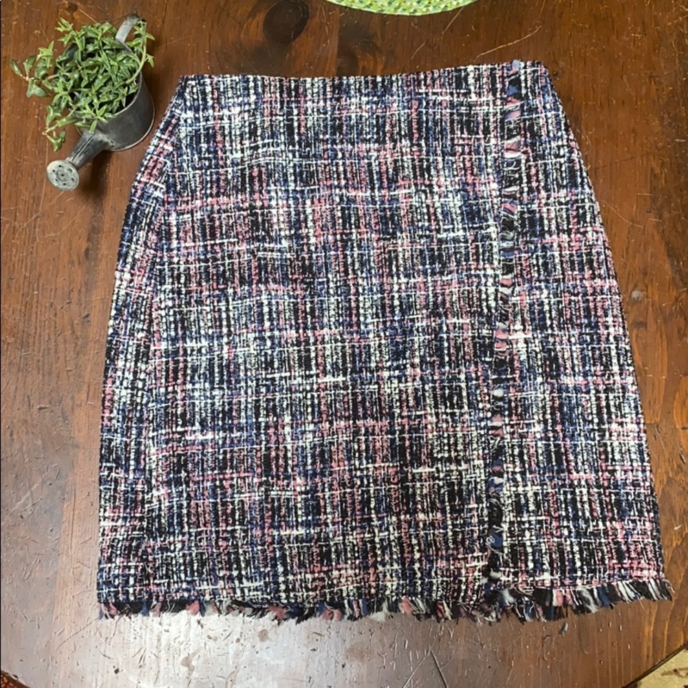 Brand new loft skirt size 0!